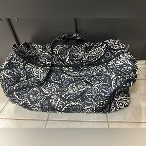 Vera Bradley Traveler Duffel Paisley Noir Quilted Bag NEW WITHOUT TAGS XL